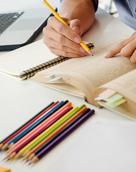 computer-book-reading-planning-ideas-students